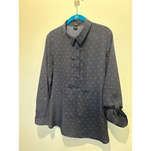 Anne Taylor Women’s size MEDIUM Button down shirt with red horse shoes Blouse - Picture 2 of 4